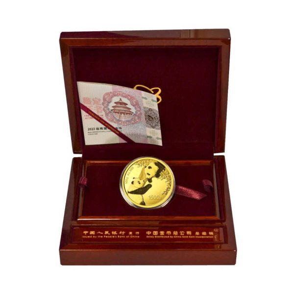 Zlatnik Panda 100 grama (32.15 unci), u ukrasnoj drvenoj poklon kutiji